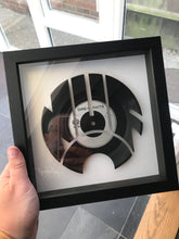Laden Sie das Bild in den Galerie-Viewer, Newcastle United - Going Home theme from Local Hero by Dire Straits and Mark Knopfler Vinyl Art