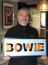 Afbeelding in Gallery-weergave laden, David Bowie Letters Vinyl Record Art - Set of 5 Bowie Singles