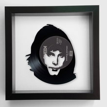 Laden Sie das Bild in den Galerie-Viewer, Queen 7" Vinyl Art Collection - Limited Edition