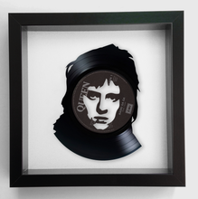 Laden Sie das Bild in den Galerie-Viewer, Queen 7" Vinyl Art Collection - Limited Edition