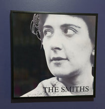 Afbeelding in Gallery-weergave laden, The Smiths - Girlfriend in a Coma - Framed Original Artwork Sleeve 1987