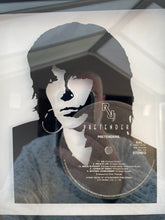 Afbeelding in Gallery-weergave laden, Chrissie Hynde from the Pretenders Original Vinyl Record Art 1980