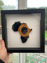 Cargar imagen en el visor de la galería, Toto Africa Vinyl Record Art 1982