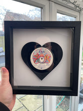 Afbeelding in Gallery-weergave laden, Queen 'Somebody to Love' Heart Shaped Vinyl Record Art 1976