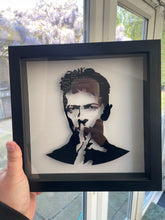 Laden Sie das Bild in den Galerie-Viewer, David Bowie - Scary Monsters - Original Vinyl Record Art 1980