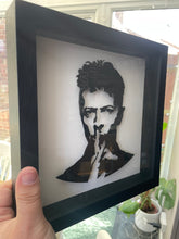 Laden Sie das Bild in den Galerie-Viewer, David Bowie - Scary Monsters - Original Vinyl Record Art 1980