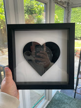 Charger l'image dans la galerie, Dolly Parton - I Will Always Love You - Heart Vinyl Record Art 1981