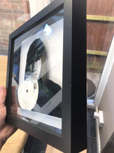 Laden Sie das Bild in den Galerie-Viewer, Roger Waters - Pink Floyd - The Wall - Vinyl Art 1979